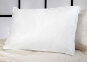 almohada blanca ya limpia