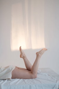 piernas de mujer levantadas